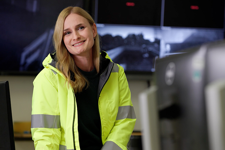 Mitarbeiterinbild vom Fotoshooting bei den Wirtschaftsbetrieben in Duisburg